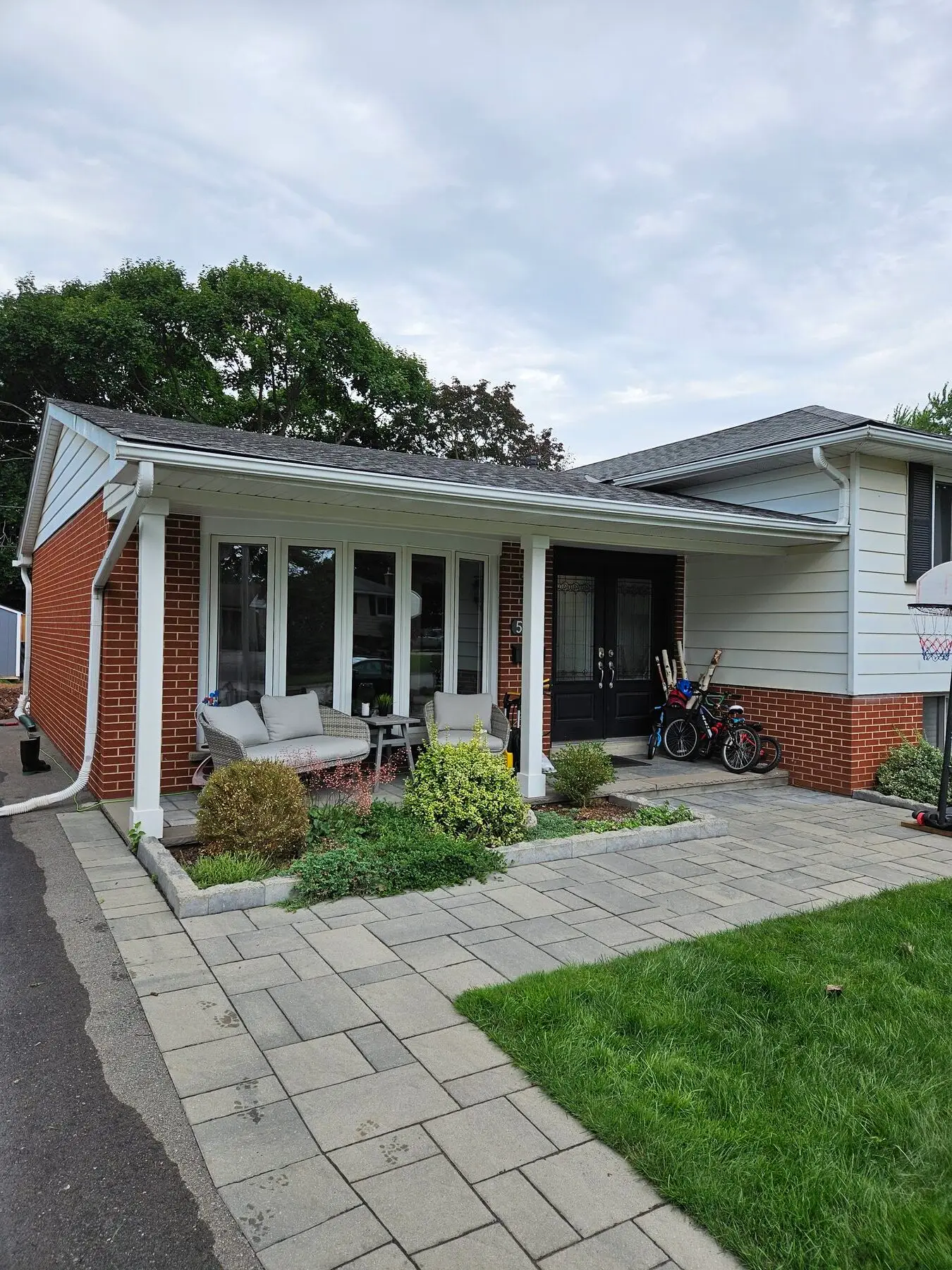 The original single-storey Burlington bungalow before its second-storey addition